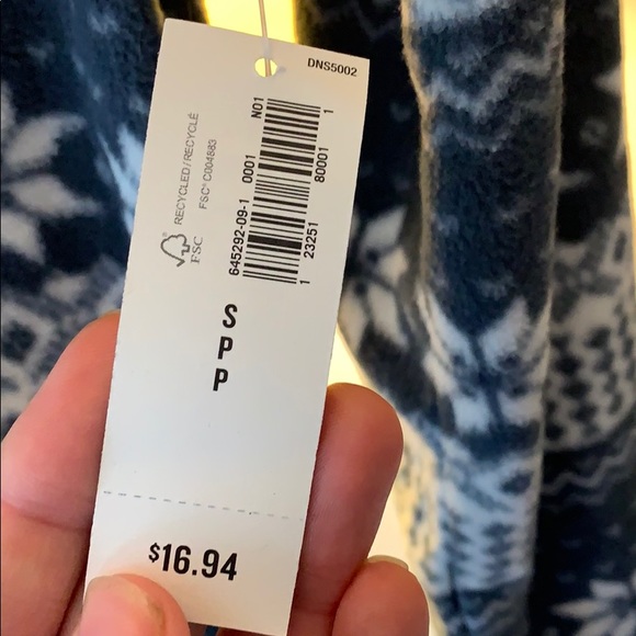 Old Navy Winter Fleece - Picture 2 of 4